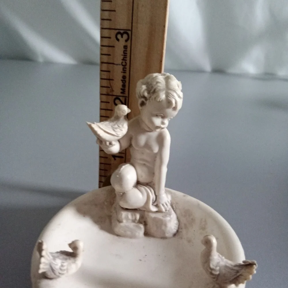 Depose Italy Cherub Birdbath Figurine Ivory Resin Angel with Birds Marked 85